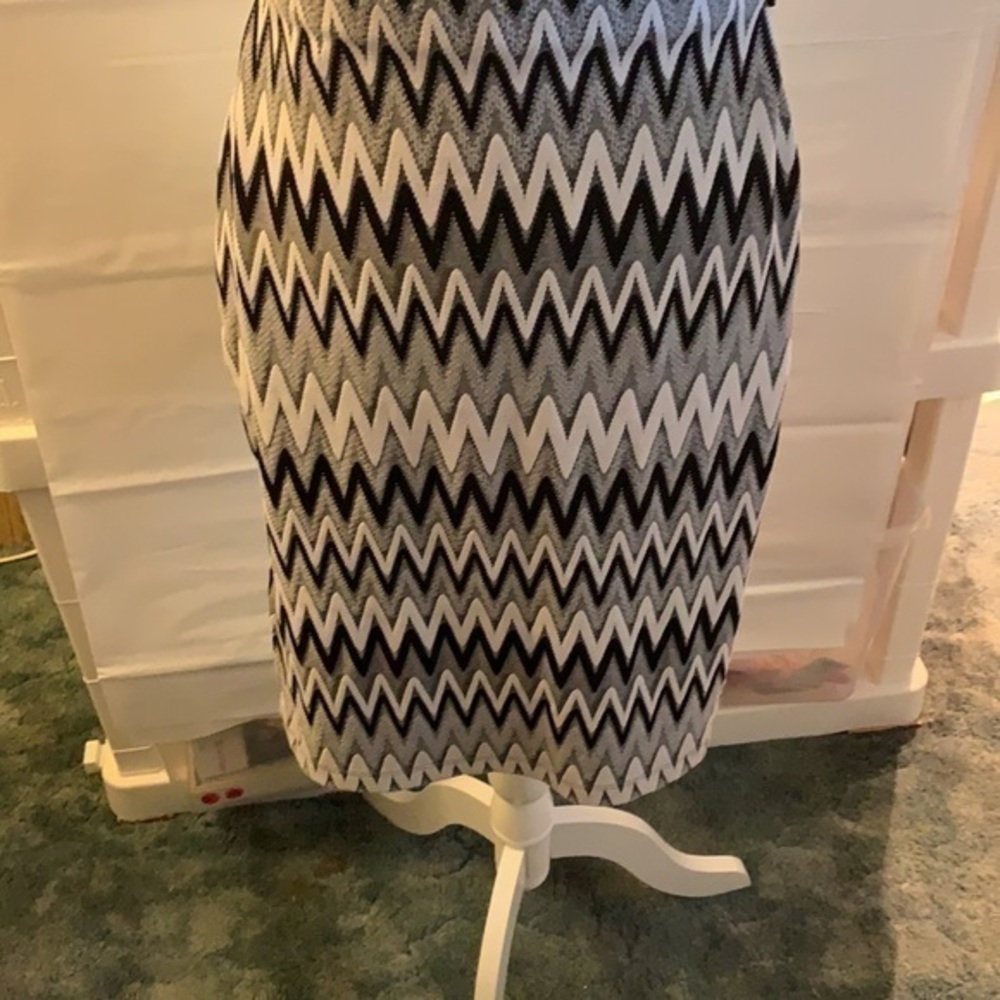Eye Candy, Pencil Skirt